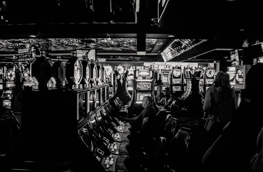 High Stakes, High Risks: Exploring the World of Underground Gambling